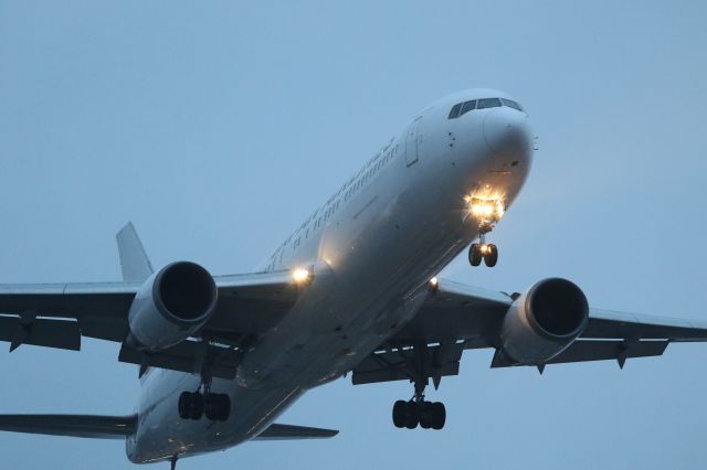 BOEING 767-300 (JA622J) - 06 May 2016:HND-HKD.