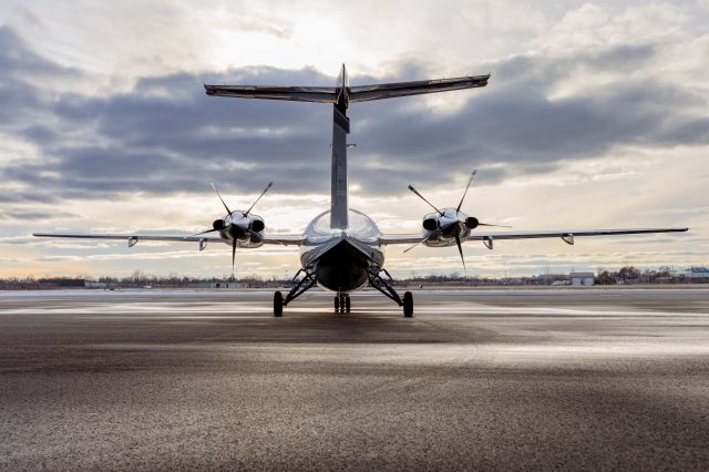 Piaggio P.180 Avanti (N71BS) - P180 spotted at KDET for the Lions-Commanders game.