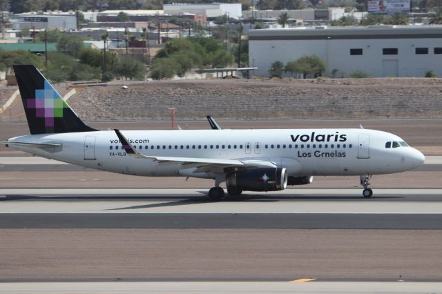 Airbus A320 (XA-VLQ)