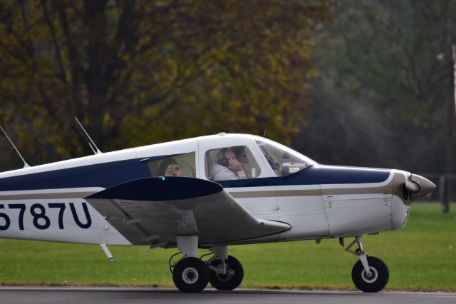 Piper Cherokee (N5787U)
