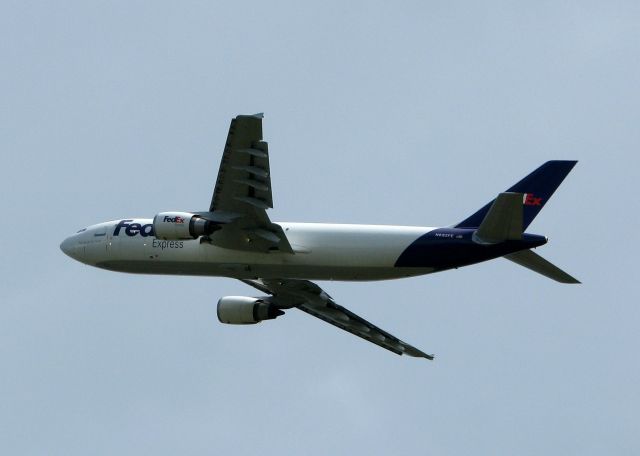 Airbus A300F4-600 (N692FE) - Departing the Shreveport Regional airport.