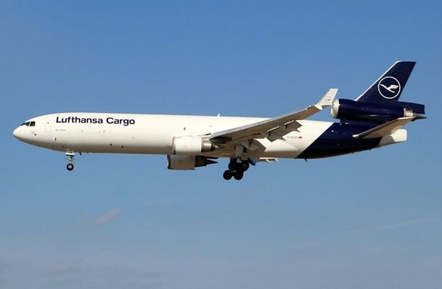 Boeing MD-11 (D-ALCD)