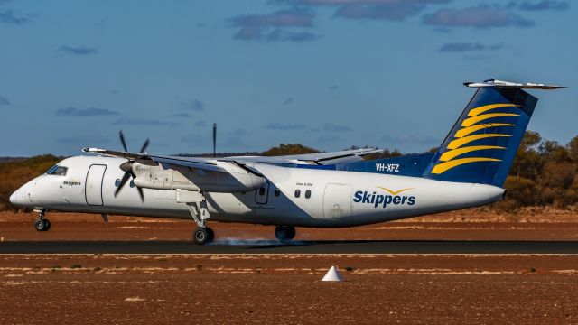 de Havilland Dash 8-300 (VH-XFZ)