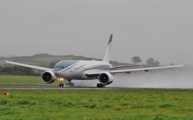 Boeing 777-200 (VP-CAL) - aviation link b777-2 vp-cal dep shannon 21/10/15.