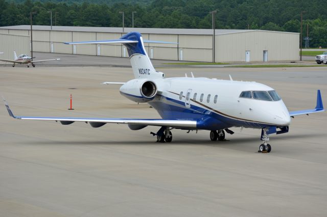 Bombardier Challenger 300 (N924TC)