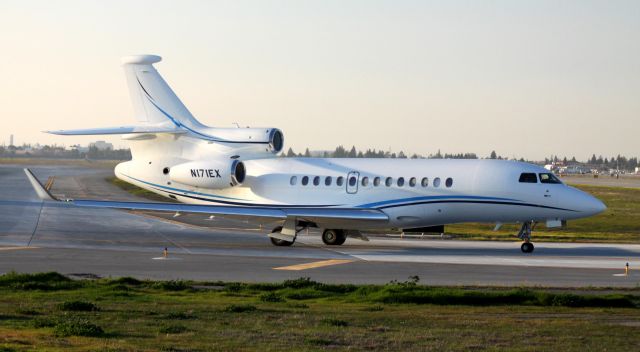 Dassault Falcon 7X (N171EX) - Awaiting clearance for takeoff, 30L