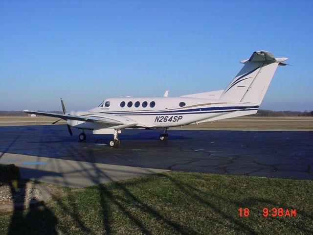 Beechcraft Super King Air 200 (N264SP) - Parked on ramp