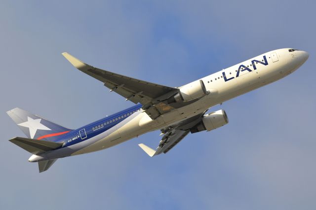 BOEING 767-300 (CC-BDC)
