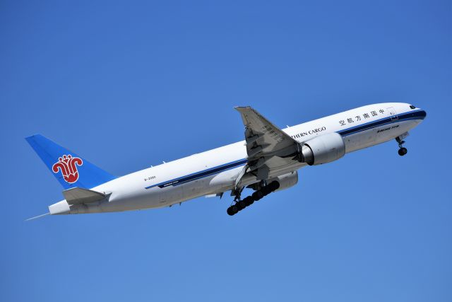 Boeing 777-200 (B-2080) - Aborting its landing and doing a go-around. 10-C 04-28-18