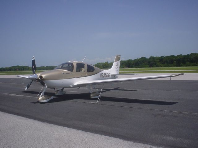 Cirrus SR-22 (N936DG)