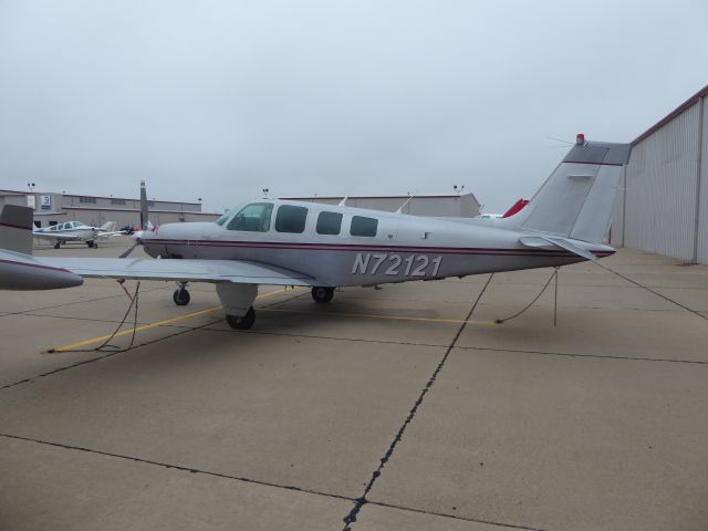 Beechcraft Bonanza (36) (N72121)