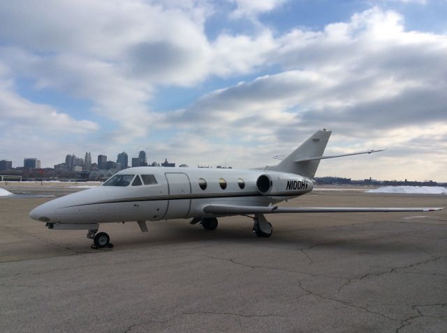 Dassault Falcon 10 (N100HV)