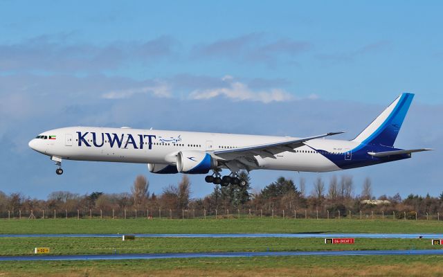 BOEING 777-300 (9K-AOF) - kuwait airways b777-369er 9k-aof about to land at shannon 26/2/17.