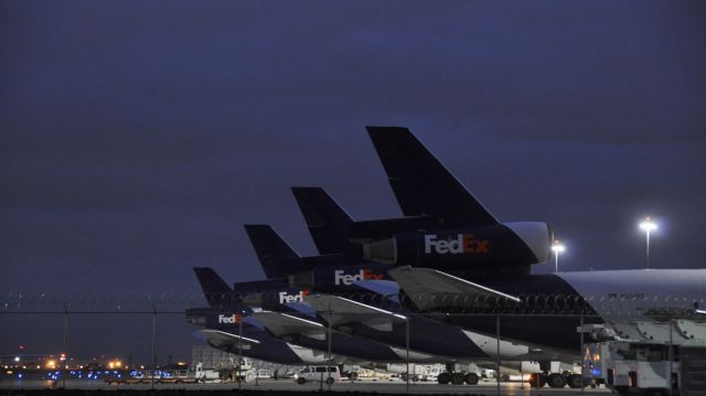 McDonnell Douglas DC-10 (N554FE) - Fedex tails.