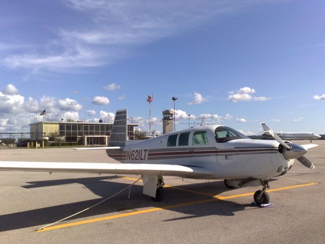 Mooney M-20 (N621LT)