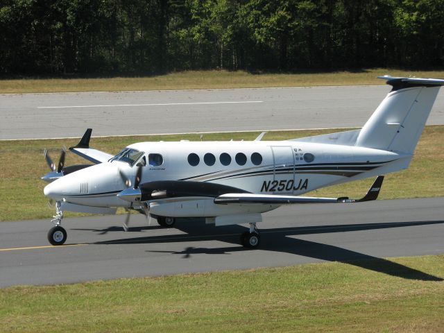 Beechcraft Super King Air 200 (N250JA)
