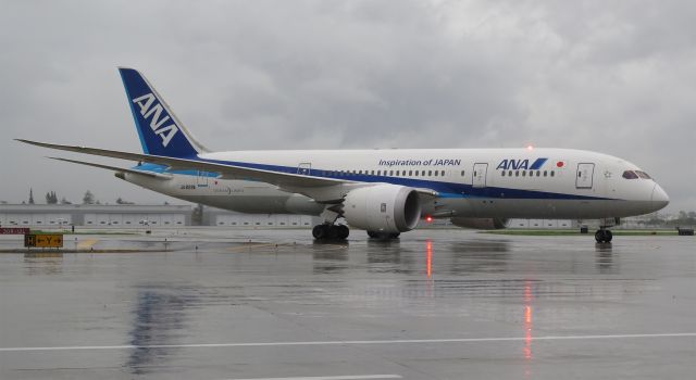 Boeing 787-8 (JA828A)