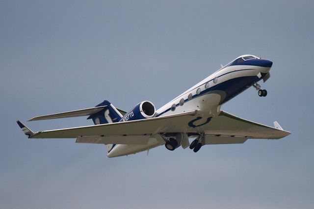 Gulfstream Aerospace Gulfstream IV (N107TD) - Bopper Airways (Jim Irsay - Indianapolis Colt's) G-IVSP N107TD departing 23-L 05-02-25