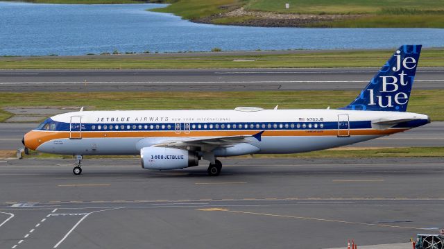 Airbus A320 (N763JB) - Whats Old is Blue Again