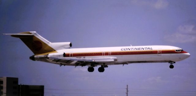 BOEING 727-200 (N16762) - May 19991 - On 12-15-93 this plane landed at ORD without the gear being extended!! The crew did read the checklist. 
