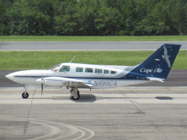 Cessna 402 (N890CA)