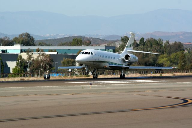 Dassault Falcon 2000 (N196RG)