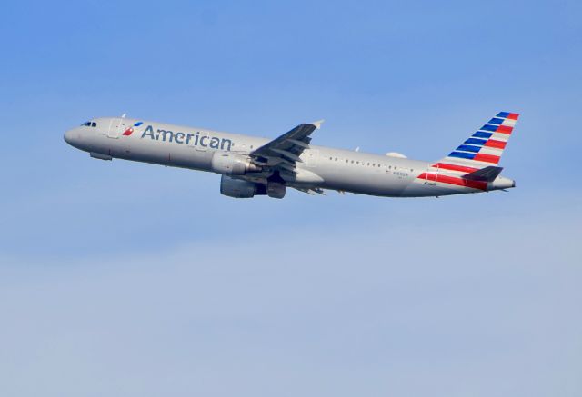 Airbus A321 (N169UW) - AA2848 to PHX // June 10, 2019