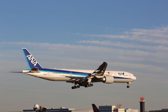 BOEING 777-300 (JA786A)