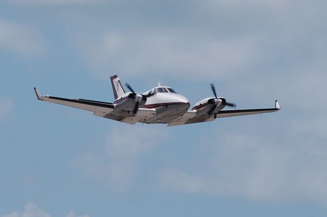 Beechcraft Duke (N422SB)