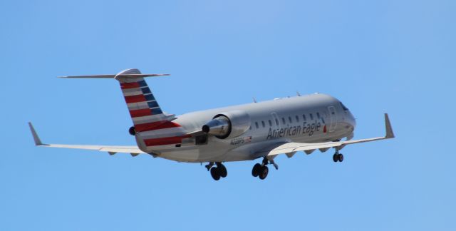Canadair Regional Jet CRJ-200 (N228PS)