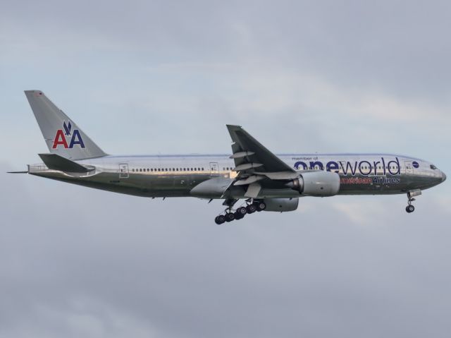 Boeing 777-200 (N791AN)