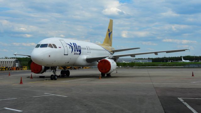 Airbus A319 (EI-GFN)