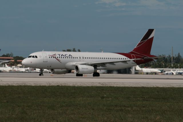 Airbus A321 (N683TA)