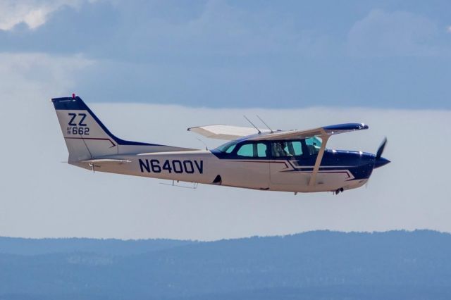 Cessna Skyhawk (N6400V)
