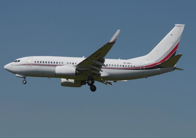 Boeing 737-700 (9H-BBJ)