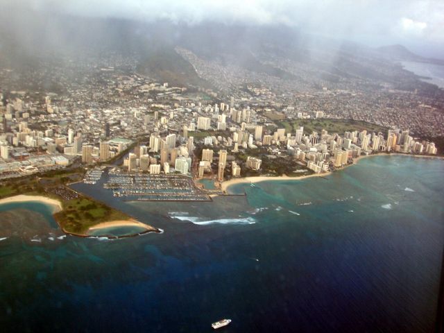 Boeing 737-200 — - Climbing out of PHNL aboard Aloha B732.  Waikiki Beach far right, Fort DeRussy center, Ala Wai Yacht Harbor and Ala Moana Beach left.