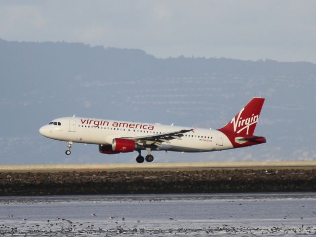 Airbus A320 (N621VA)