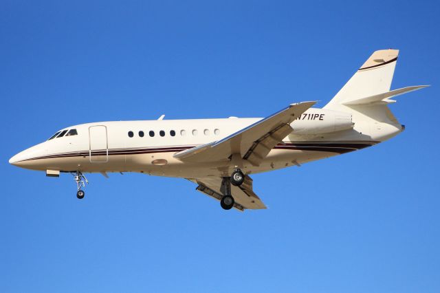 Dassault Falcon 2000 (N711PE)