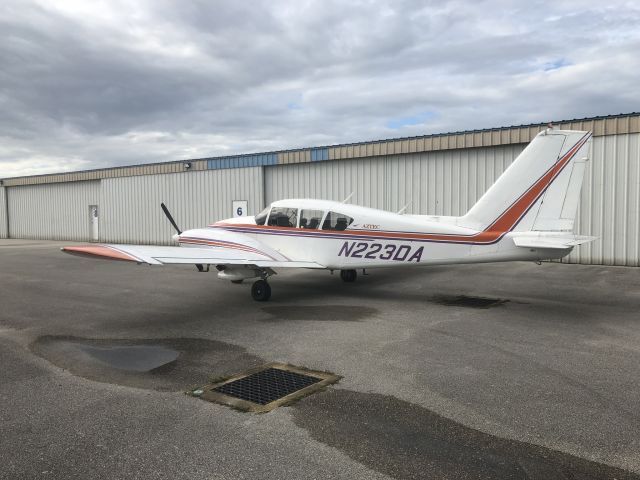 Piper Apache (N223DA)