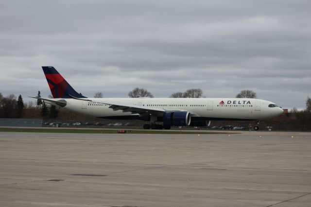 Airbus A330-900 (N407DX)