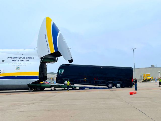 Antonov An-124 Ruslan (UR-82027)