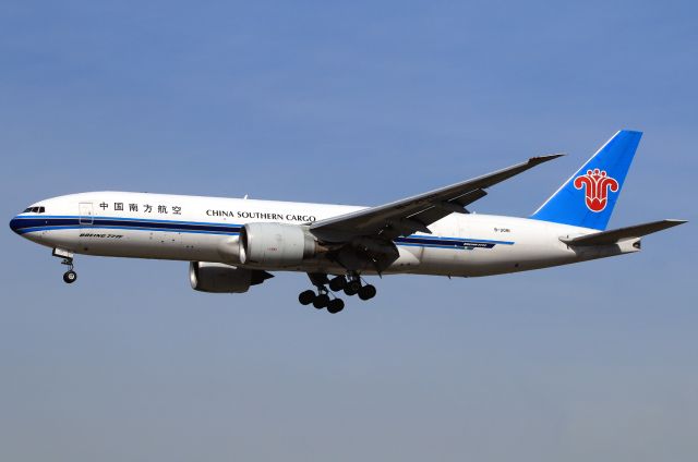 BOEING 777-200LR (B-2081)