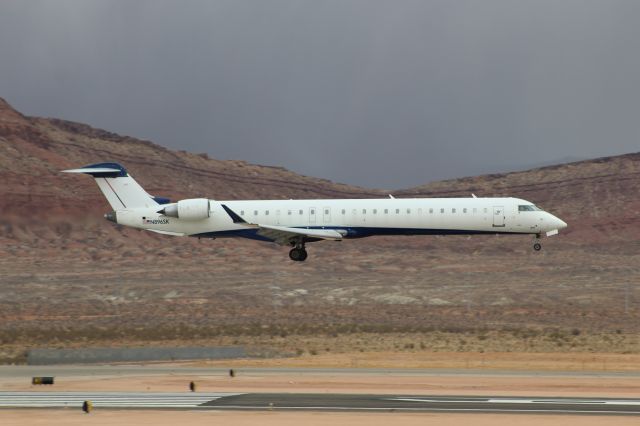 Canadair Regional Jet CRJ-900 (N896SK) - One of the first two SkyWest CRJ900s operating for American landing in SGU on a rainy day 03/11/2021