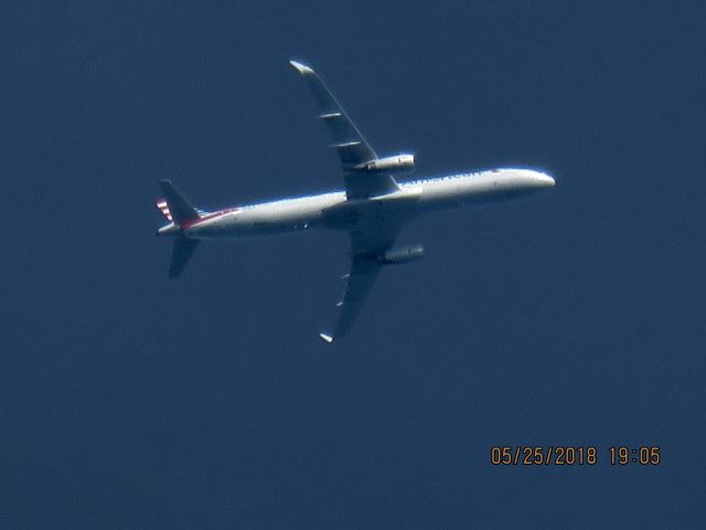 Airbus A321 (N120EE)