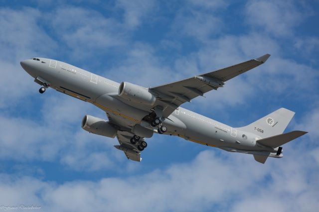 Airbus A330-200 (T058)