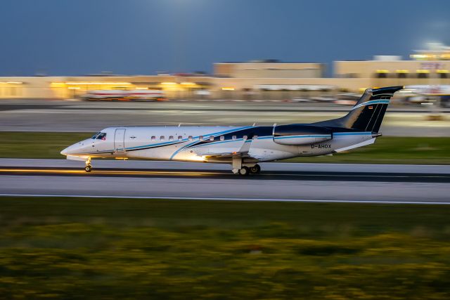 Embraer Legacy 600/650 (D-AHOX)