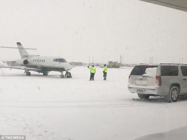 Hawker 800 (N798PA) - The infamous Larry Nassar the pedophile loading up for a private flight to Sing Sing for the rest of his sorry life.