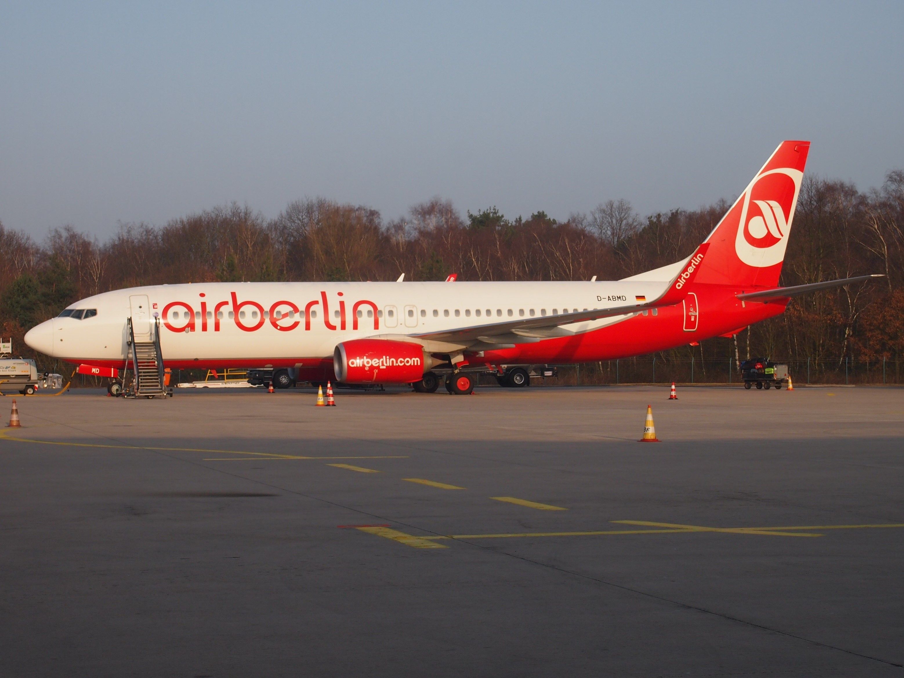 Boeing 737-800 (D-ABMD)