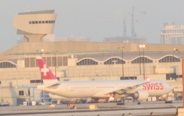 BOEING 777-300ER (HB-JND) - A Swiss B777-300ER"Just arriving from Zurich(Kloten)