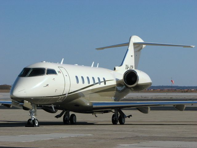 Bombardier Challenger 300 (XA-JCP) - 3/30/2008.